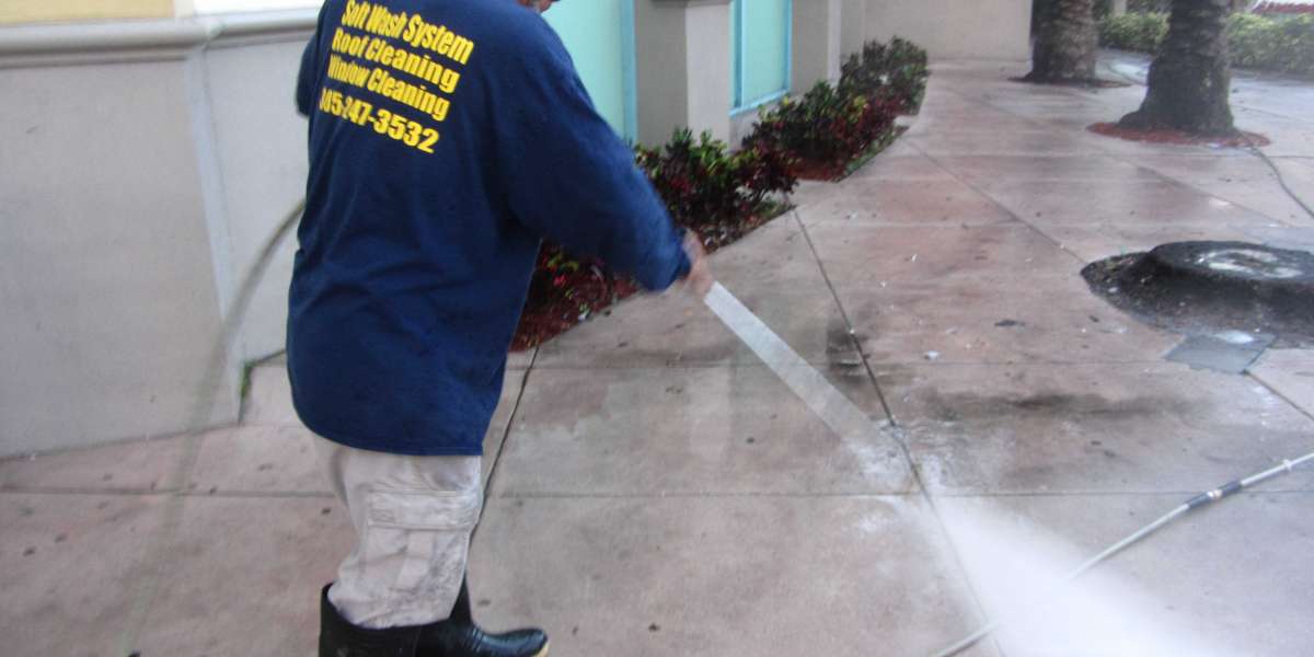 Pressure Washing in Coral Gables