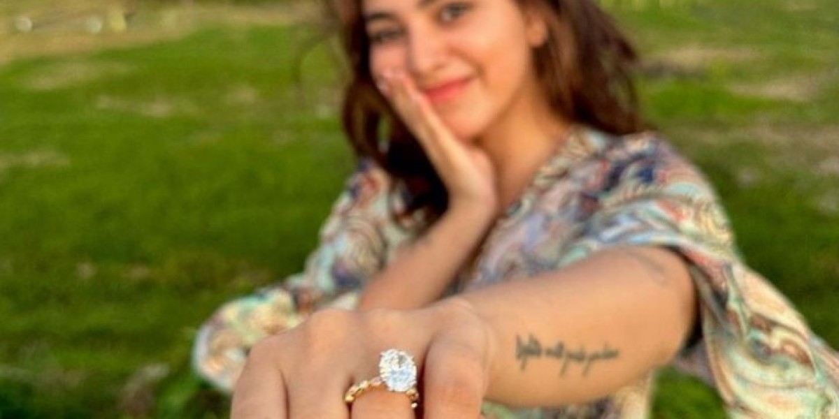 Look Bollywood director Anurag Kashyap's daughter Aaliyah Kashyap gets engaged, flaunts her diamond ring