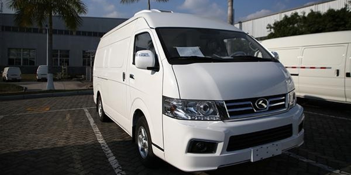 Chiller Van for Rent in Dubai: Unlocking Temperature-Controlled Logistics Excellence