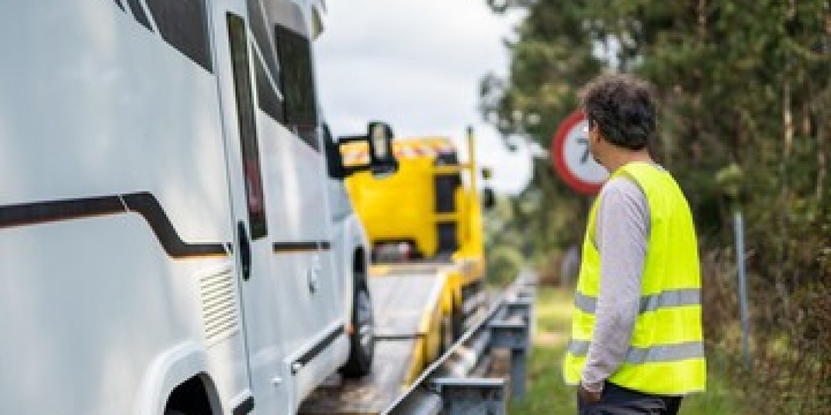 What to Look for in a Tow Truck Insurance Policy