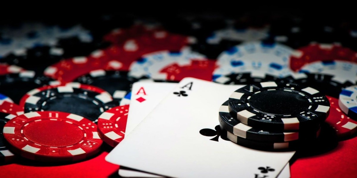 Sensasi Poker: Panduan Komprehensif untuk Permainan Poker Kasino