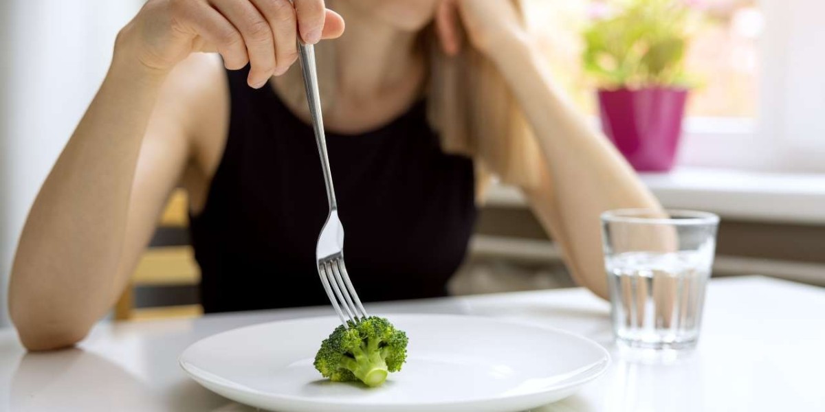 Understanding the Signs: How to Recognize an Eating Disorder