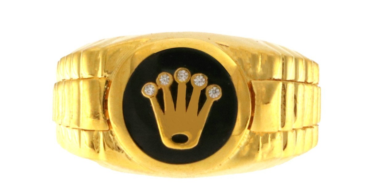 Embracing Masculine Elegance: The Appeal of Gold Rings for Men
