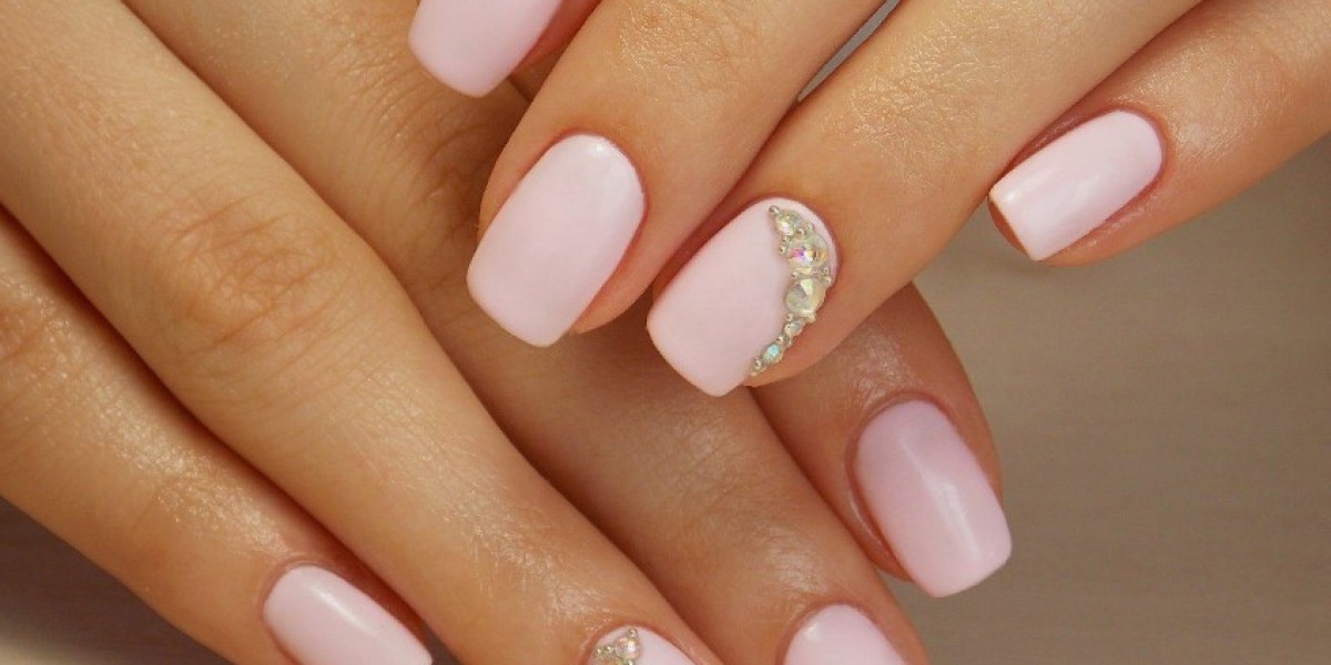 Enhancing Elegance: The Allure of Shellac Manicures in Vancouver